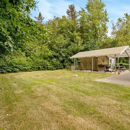 Odger - 150m To The Fjord By Interhome